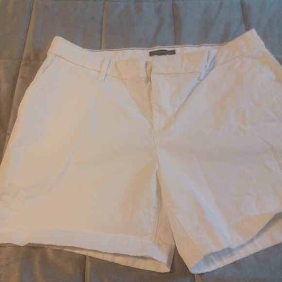 Tommy Hilfiger shorts - Picture 2 of 4